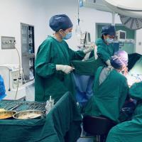 输卵管堵塞能自然怀孕吗？